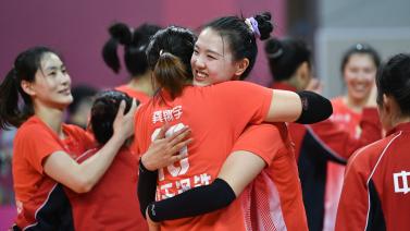杜兰特关键三分点燃全场