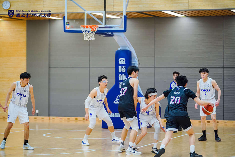 塔身后